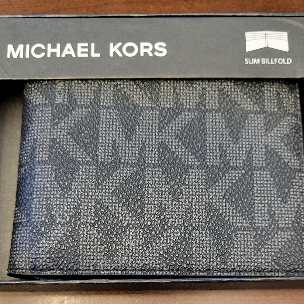 MICHAEL KORS  MK MEN BILLFOLD WALLET JET SET SIGNATURE BLACK NEW